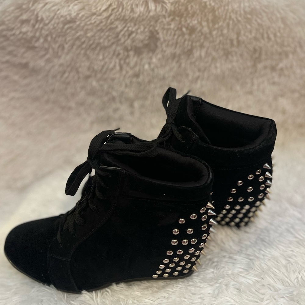 Comfortable wedge booties!